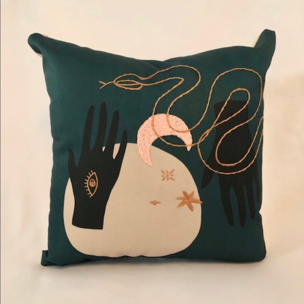 Decorative bohemian embroidered pillow cushion